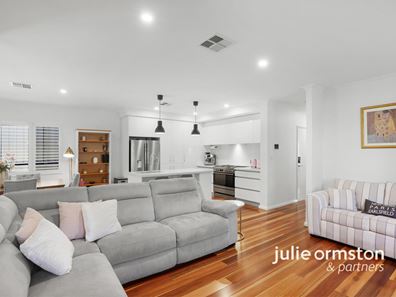 1B The Rise, Woodvale WA 6026