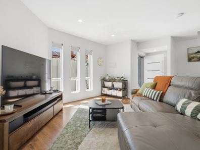 17b Mangini Street, Morley WA 6062