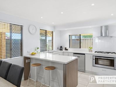1/125 Deanmore Road, Scarborough WA 6019