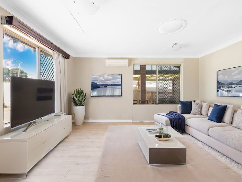 8 Oak Tree Court, Langford