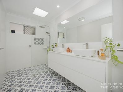 28 Dressler Way, Girrawheen WA 6064