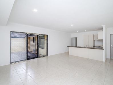 4b Peppering Way, Westminster WA 6061