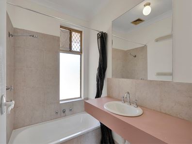 84 Ewart St, Midland WA 6056