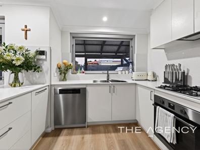 4 Venosa Court, Heathridge WA 6027