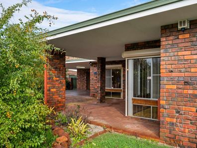 16 Pannell Road, Bateman WA 6150