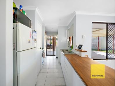 2 Majestic Court, Thornlie WA 6108