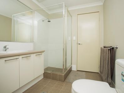 4/4 Crown St, Rivervale WA 6103