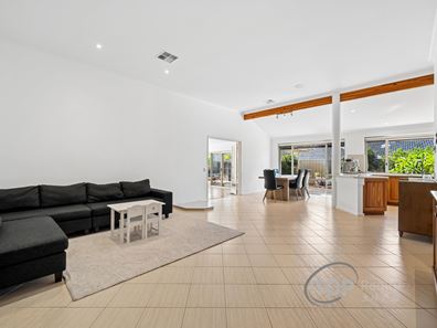 34 Sinclair Crescent, Winthrop WA 6150