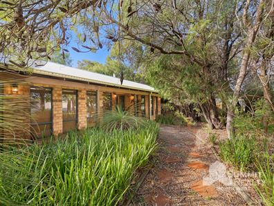 2 Samrose Road, Dalyellup WA 6230