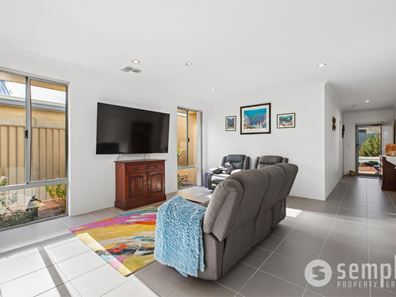 10 Tiliqua Crescent, Wandi WA 6167