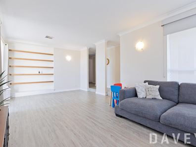 9 Timidon Place, Duncraig WA 6023
