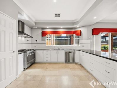 21 Monaghan Circle, Darch WA 6065