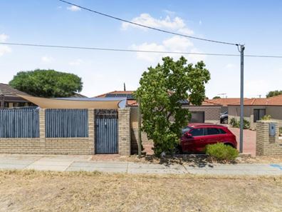 1/8 Ravenswood Drive, Nollamara WA 6061
