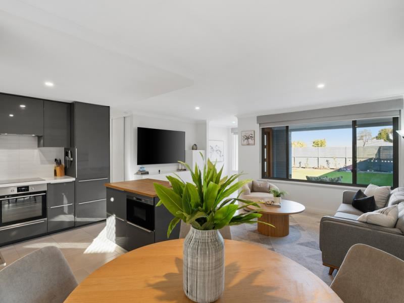 12 Fenellia Crescent, Craigie