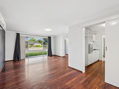11 Elvington Way, Thornlie WA 6108