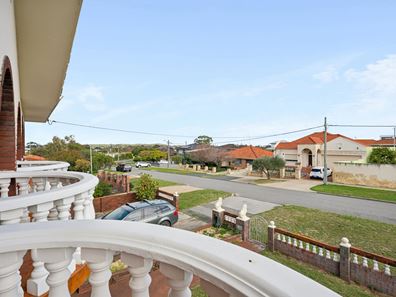 8 Darroch Street, Beaconsfield WA 6162