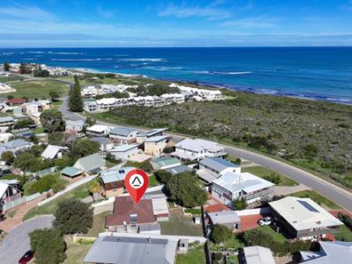 7 Hill Place, Ledge Point WA 6043
