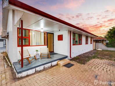 25 Korbosky Road, Lockridge WA 6054