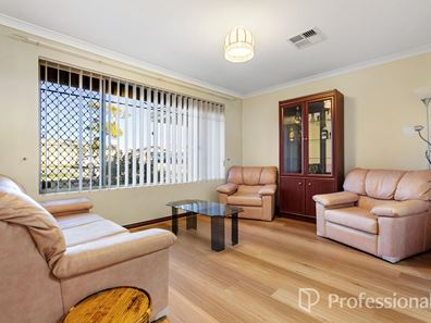 17 Cuthbertson Drive, Cooloongup WA 6168