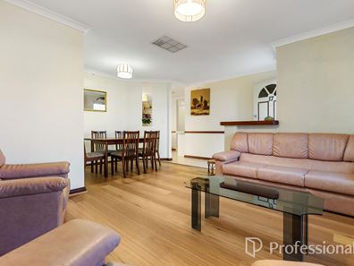 17 Cuthbertson Drive, Cooloongup WA 6168