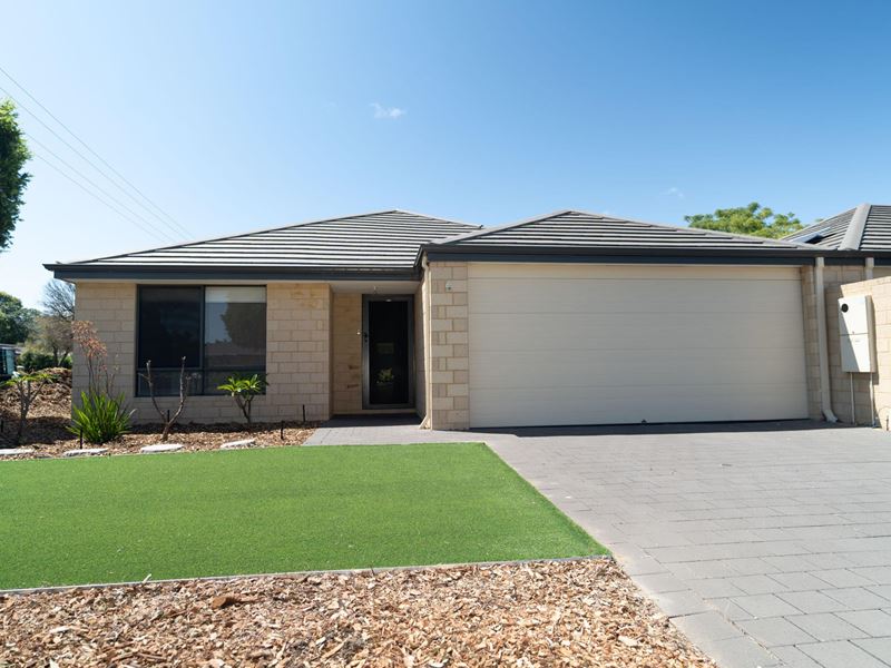 13 Dorchester Road, Forrestfield WA 6058
