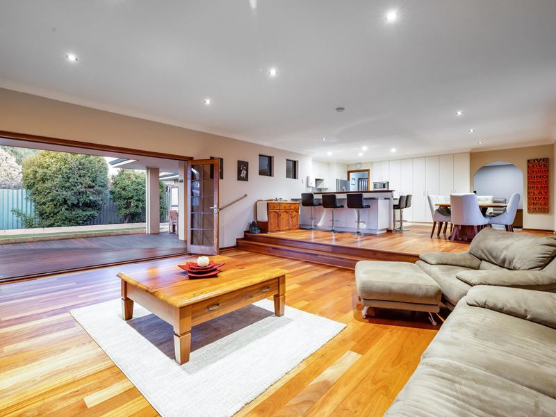 35 Garnkirk Road, Greenwood WA 6024