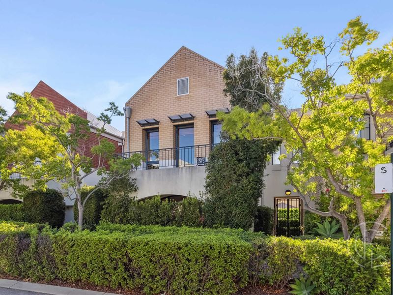 5 Tallow Tree Crescent, Subiaco WA 6008