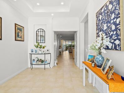18 Frederick Way, Wannanup WA 6210