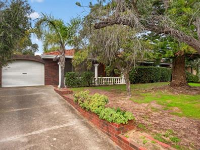 32 Blackmore Avenue, Girrawheen WA 6064
