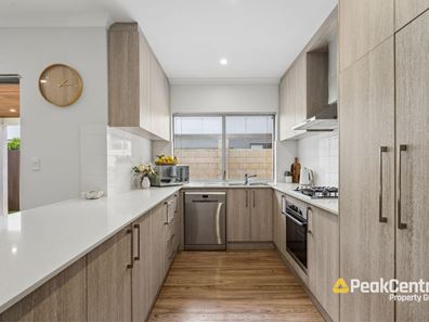 25 Scroop Way, Spearwood WA 6163