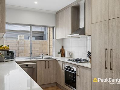 25 Scroop Way, Spearwood WA 6163