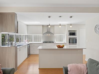 24 Limetta Grove, Landsdale WA 6065
