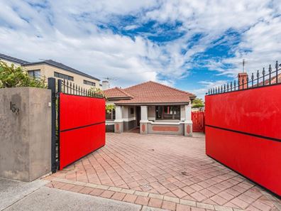 153 London Street, Mount Hawthorn WA 6016