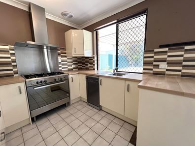 17 Lorikeet Loop, High Wycombe WA 6057