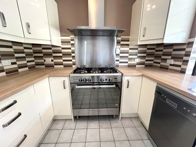 17 Lorikeet Loop, High Wycombe WA 6057