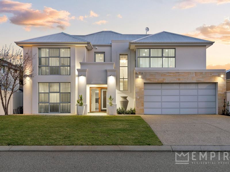8 Sandford Avenue, Lake Coogee WA 6166