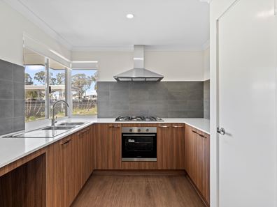 2E Parkview Street, Mandurah WA 6210