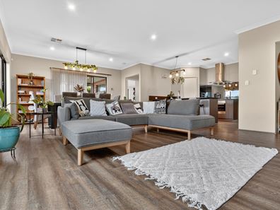 15 Fiano Rise, Woodvale WA 6026
