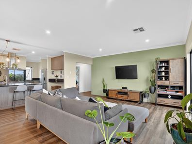 15 Fiano Rise, Woodvale WA 6026