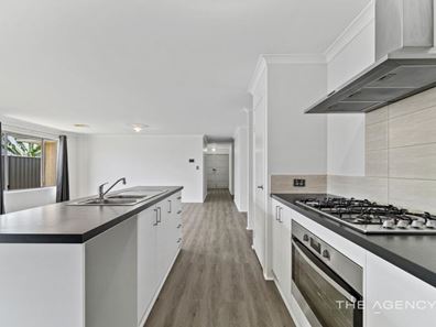 18 Moonee Street, Lakelands WA 6180