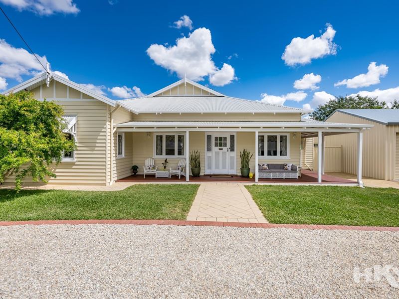55 Railway Parade, Upper Swan