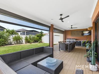 48 West Churchill Avenue, Lake Coogee WA 6166