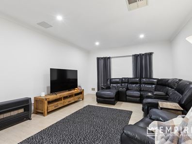 48 West Churchill Avenue, Lake Coogee WA 6166