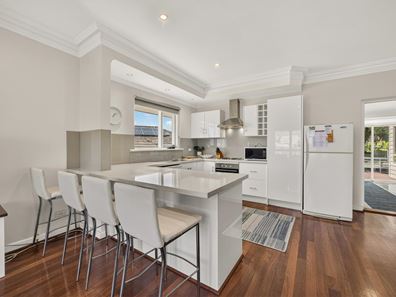 16 Florence Street, Rockingham WA 6168