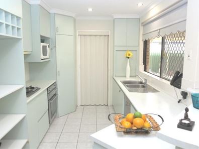 28 Nerida Way, Parkwood WA 6147