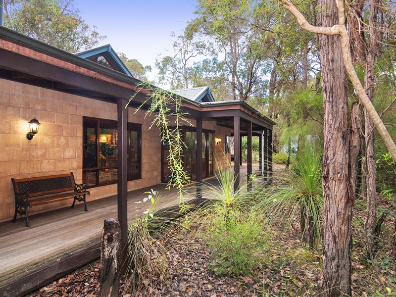 12 Sabina Drive, Molloy Island