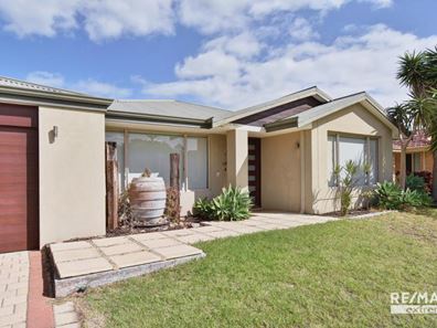 33 Rothesay Heights, Mindarie WA 6030