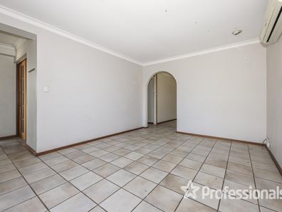 7 Denston Way, Girrawheen WA 6064