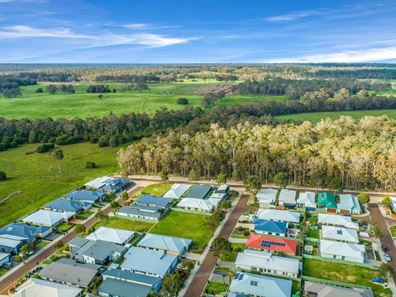 8 Morelia Parade, Margaret River WA 6285