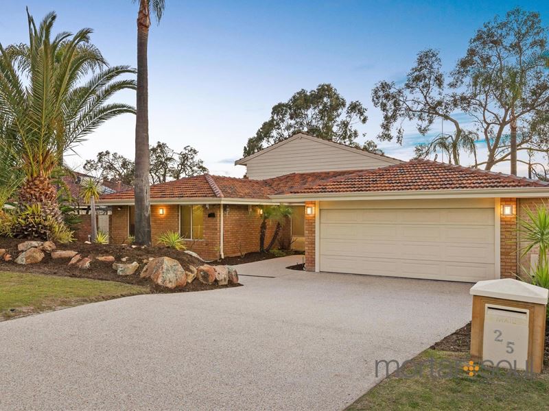 25 Hillock Cir, Leeming WA 6149